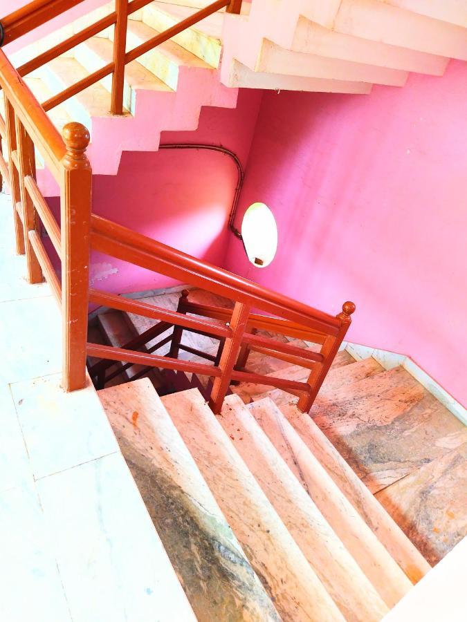 Sara Beach House ปูรี ภายนอก รูปภาพ